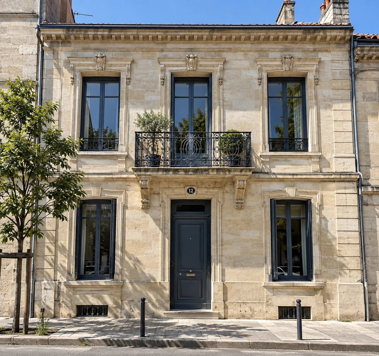 Façade en pierre d'une maison de ville à Caudéran, Bordeaux